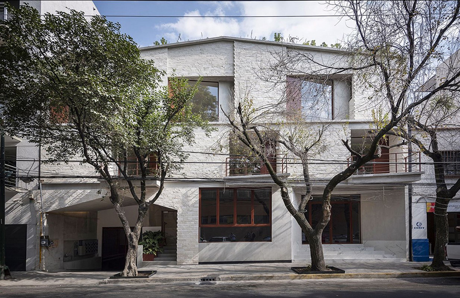 Unveiling Casa Jardín Escandón: A Blend of Tradition and Modernity