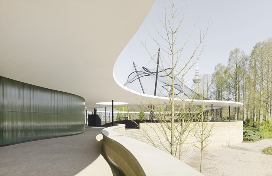 A Harmonious Blend: Green Experience Center in Luisenpark