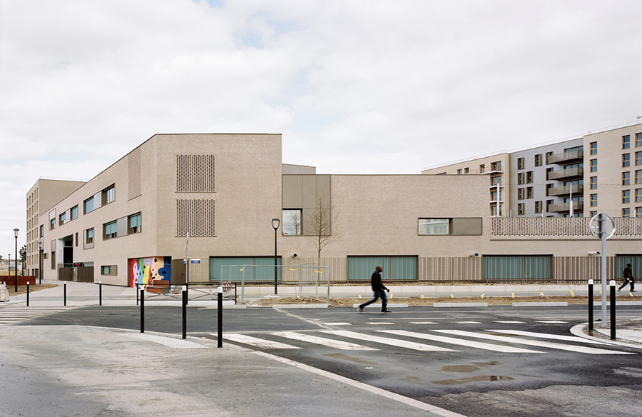 Redefining Urban Spaces: The Îlot Montjoie Mixed-Use Complex